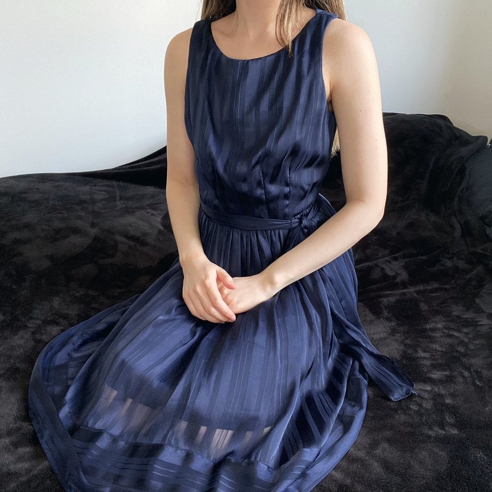 Carmen Marc Valvo Blue Satin Sleeveless Dress